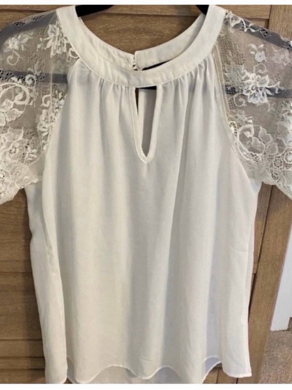 White Lace Sleeve Keyhole Blouse Size Small
